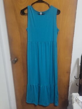 Sleeveless Teal Maxi Dress